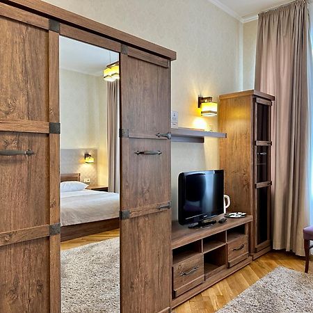 Hotel Star Mukaczewo Zewnętrze zdjęcie