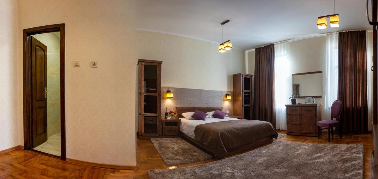 Hotel Star Mukaczewo Zewnętrze zdjęcie