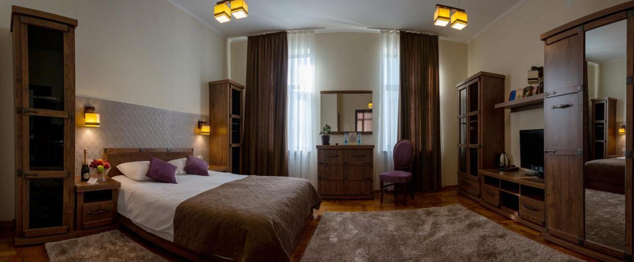Hotel Star Mukaczewo Zewnętrze zdjęcie