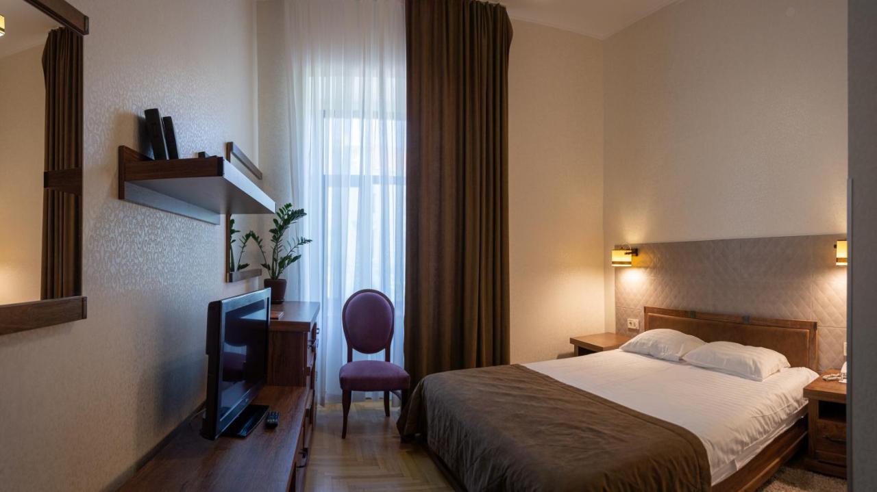 Hotel Star Mukaczewo Zewnętrze zdjęcie
