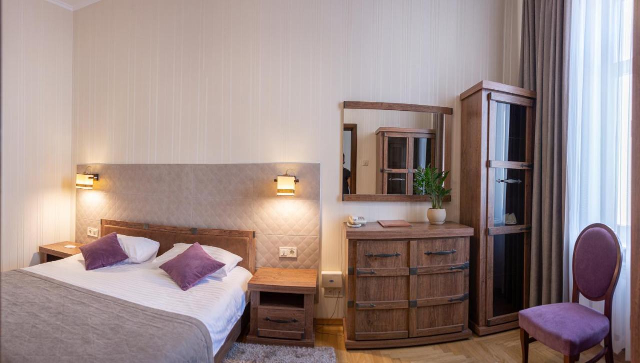 Hotel Star Mukaczewo Zewnętrze zdjęcie