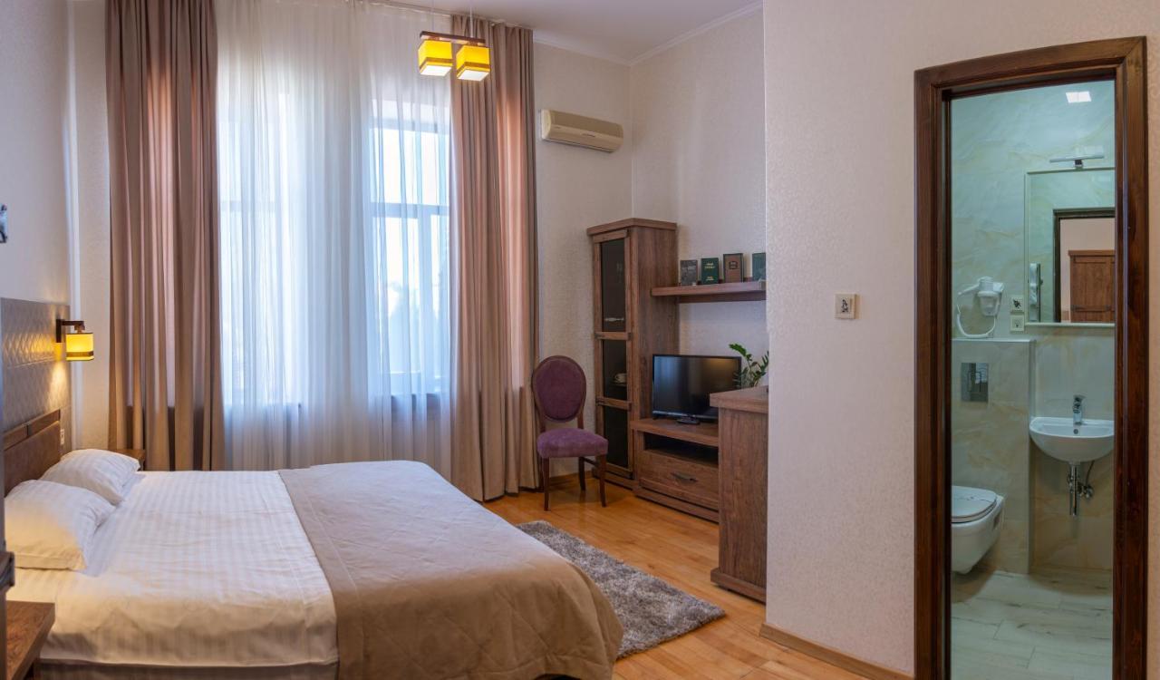 Hotel Star Mukaczewo Zewnętrze zdjęcie