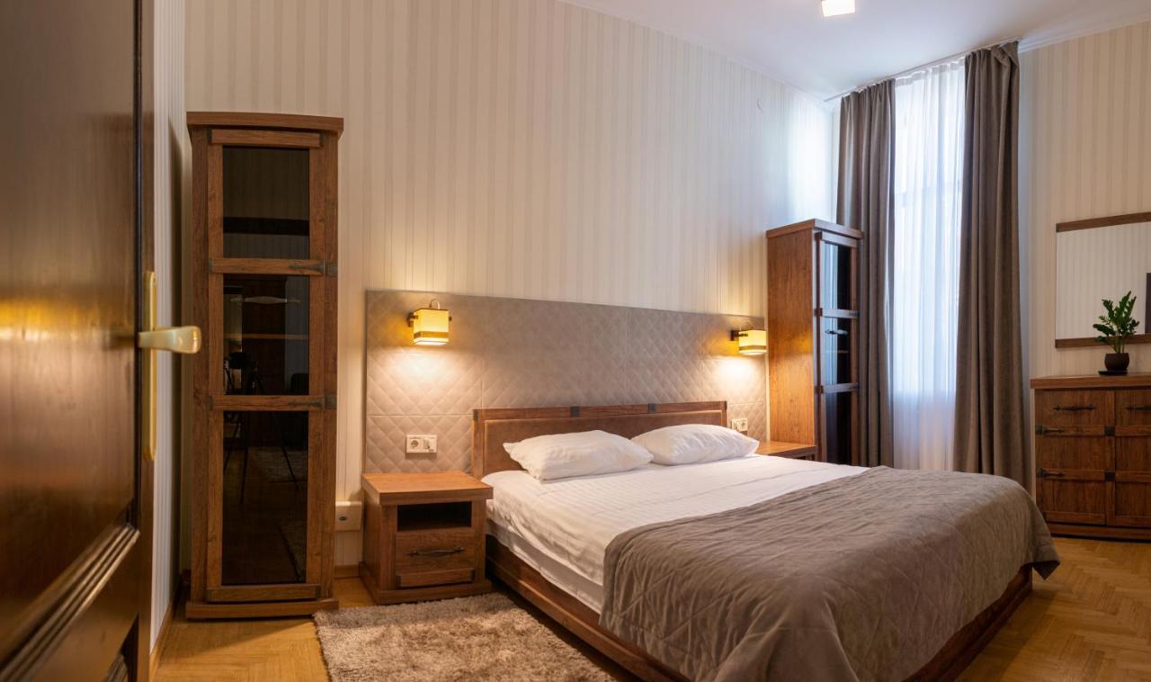 Hotel Star Mukaczewo Zewnętrze zdjęcie