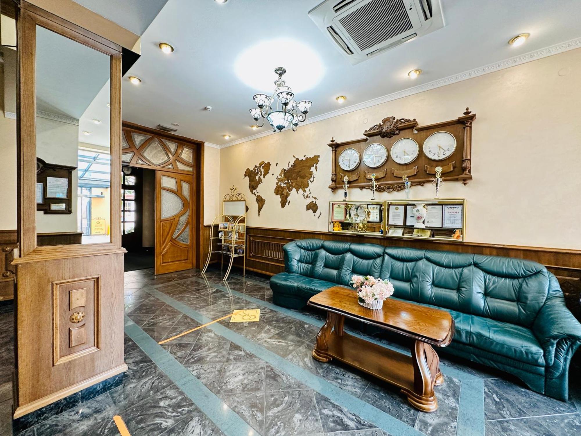 Hotel Star Mukaczewo Zewnętrze zdjęcie