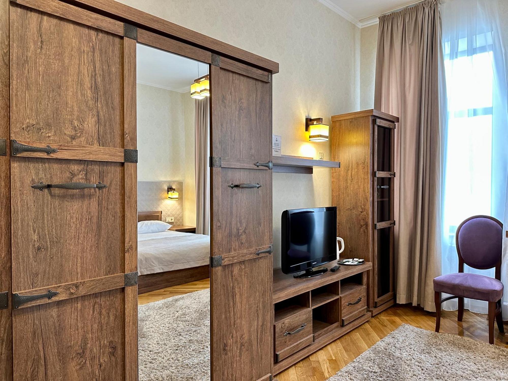 Hotel Star Mukaczewo Zewnętrze zdjęcie