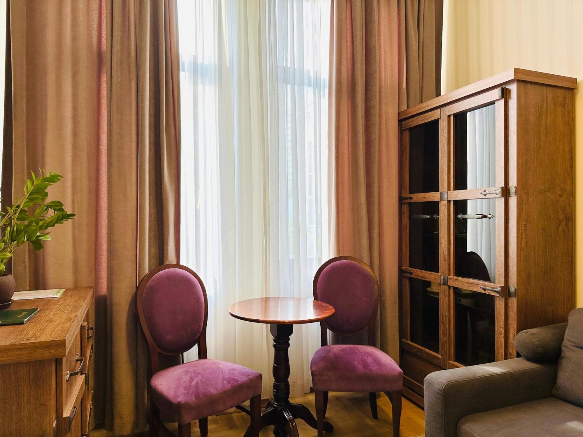 Hotel Star Mukaczewo Zewnętrze zdjęcie