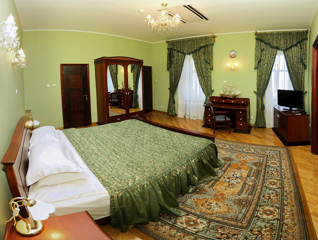 Hotel Star Mukaczewo Zewnętrze zdjęcie