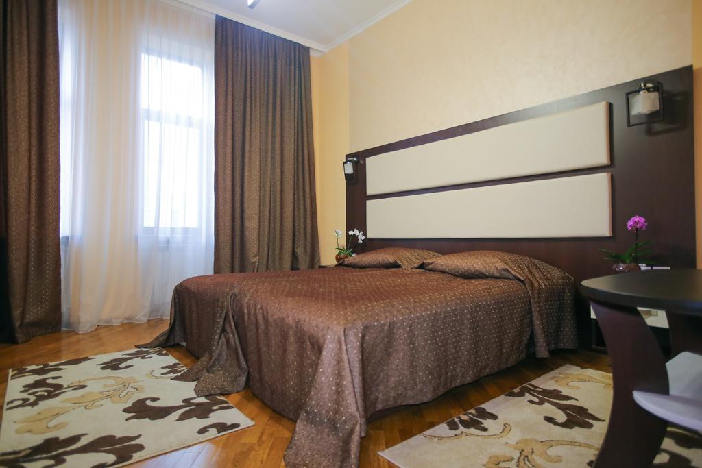 Hotel Star Mukaczewo Zewnętrze zdjęcie