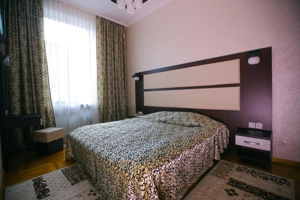 Hotel Star Mukaczewo Zewnętrze zdjęcie