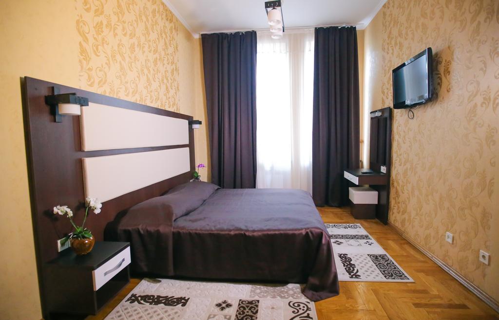Hotel Star Mukaczewo Zewnętrze zdjęcie