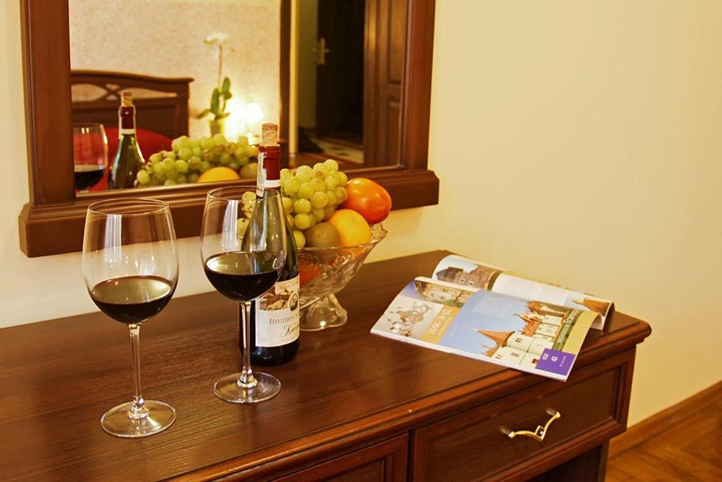 Hotel Star Mukaczewo Zewnętrze zdjęcie