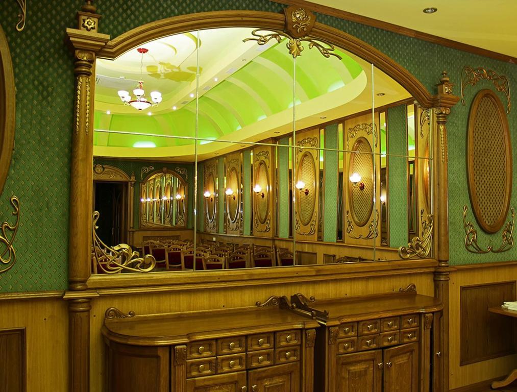 Hotel Star Mukaczewo Zewnętrze zdjęcie