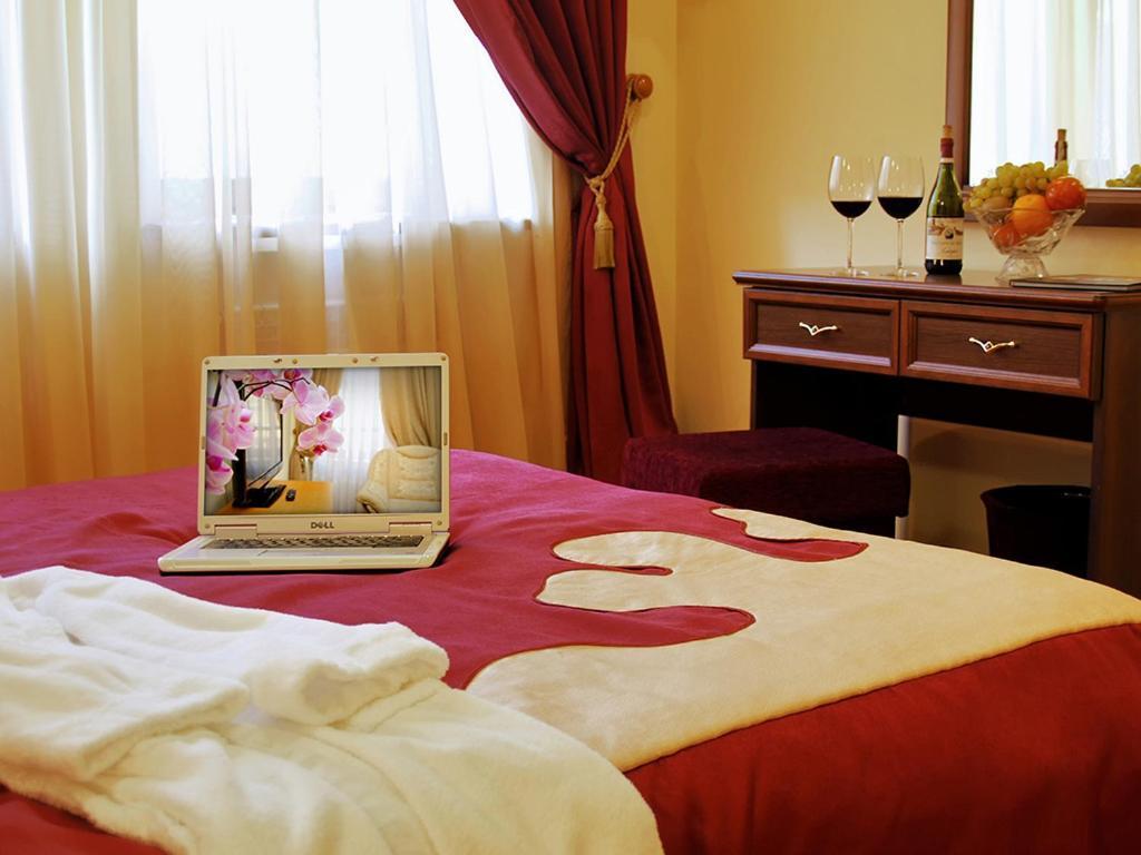 Hotel Star Mukaczewo Zewnętrze zdjęcie