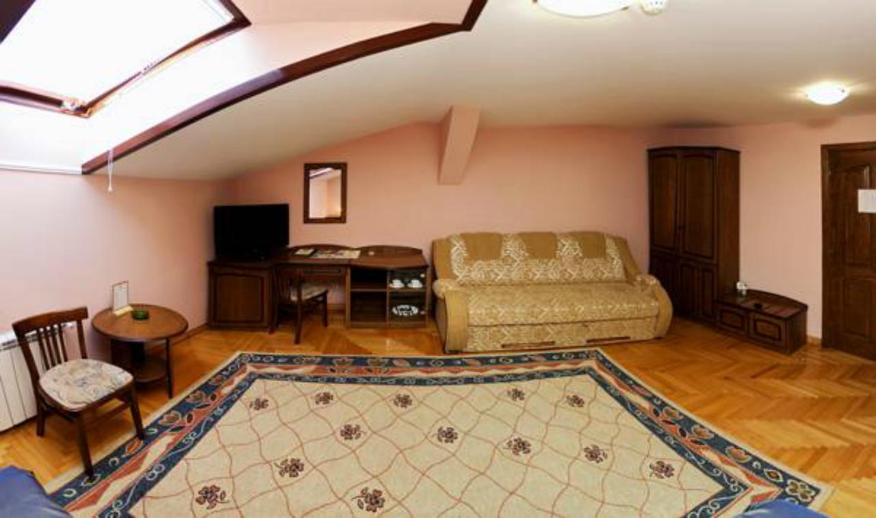 Hotel Star Mukaczewo Zewnętrze zdjęcie